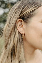 Load image into Gallery viewer, Gold Oval Stud Earring
