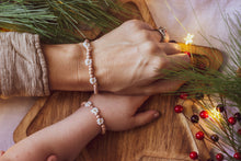 Load image into Gallery viewer, Mother Daughter Matching Boho Daisy Bracelets
