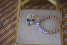 Load image into Gallery viewer, Ceramic Blue Flower Diffuser Bracelet
